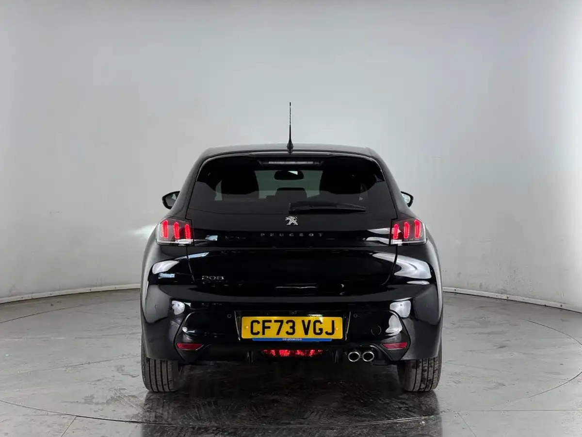2023-peugeot-208-12-puretech-allure-premium-130ps-eat8-big-5