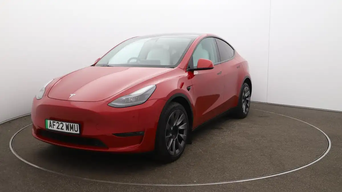 2022-tesla-model-y-e-long-range-big-36