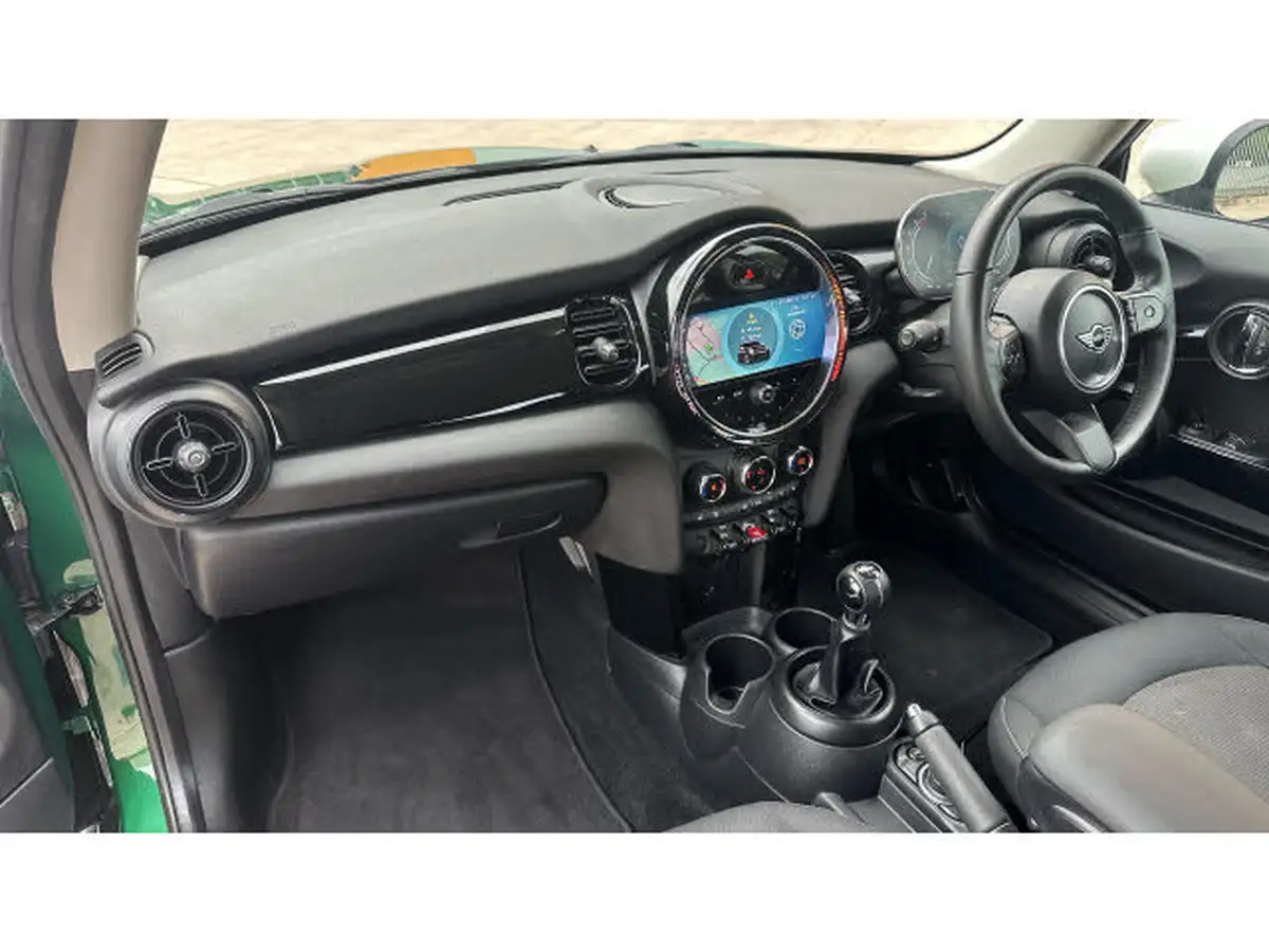 2021-mini-cooper-15-cooper-classic-hatchback-3d-big-6