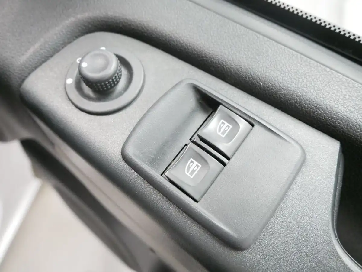 2019-renault-trafic-16dci-sl27-120-premier-edition-panel-big-17