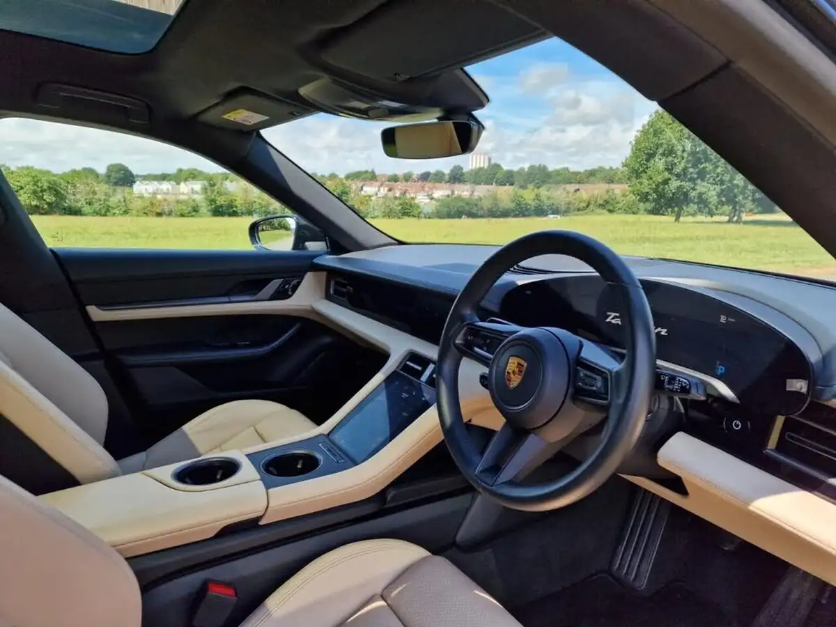 2022-porsche-taycan-e-4-cross-turismo-big-8