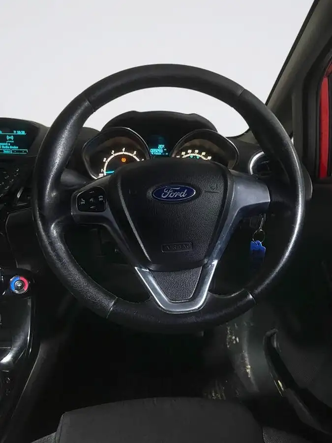 2015-ford-fiesta-125-zetec-3d-big-16