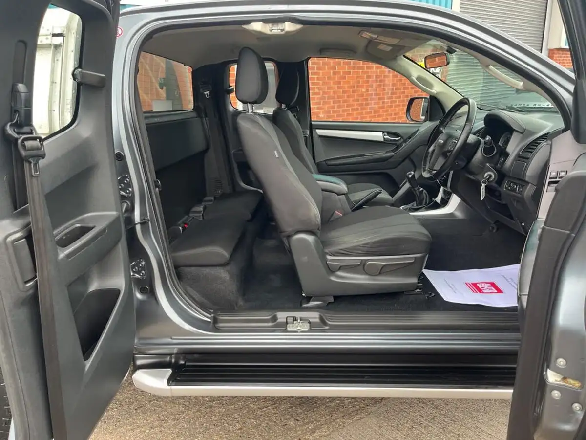 2019-isuzu-d-max-19td-yukon-extended-pick-up-big-8