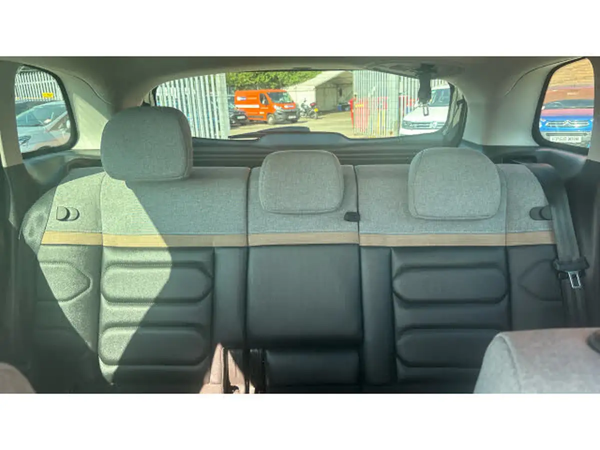 2023-citroen-c3-aircross-12-puretech-shine-plus-110ps-big-14