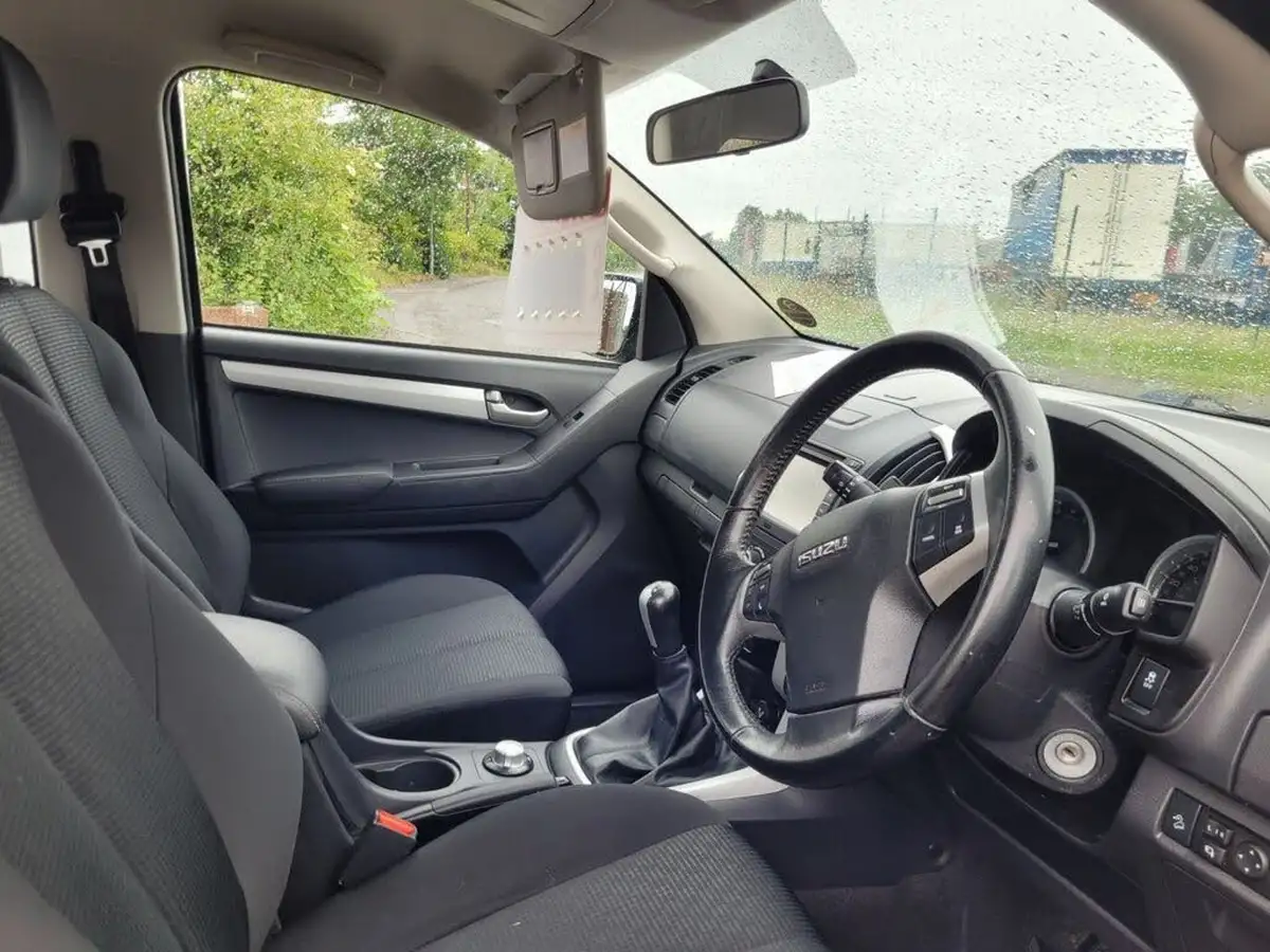 2018-isuzu-d-max-19td-yukon-double-pickup-big-11