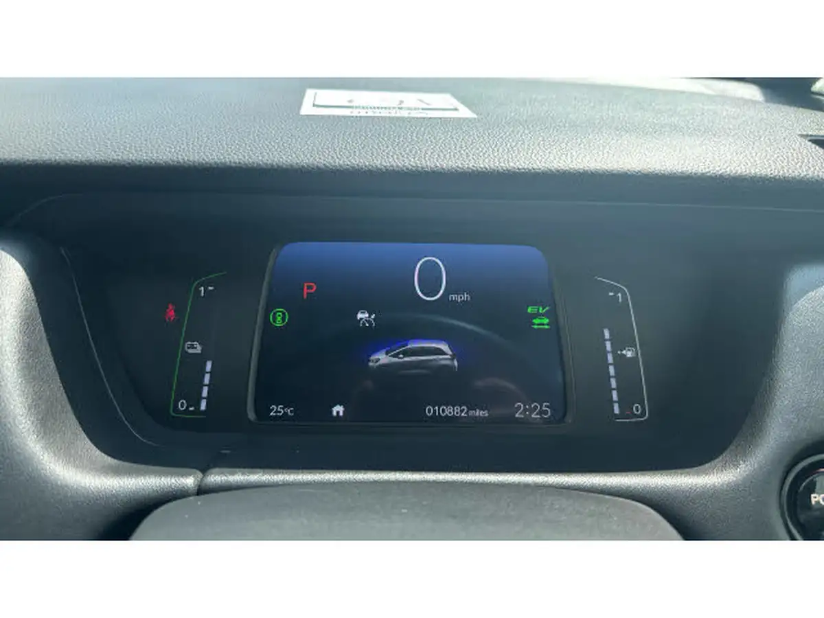 2023-honda-jazz-15-i-mmd-advance-big-17