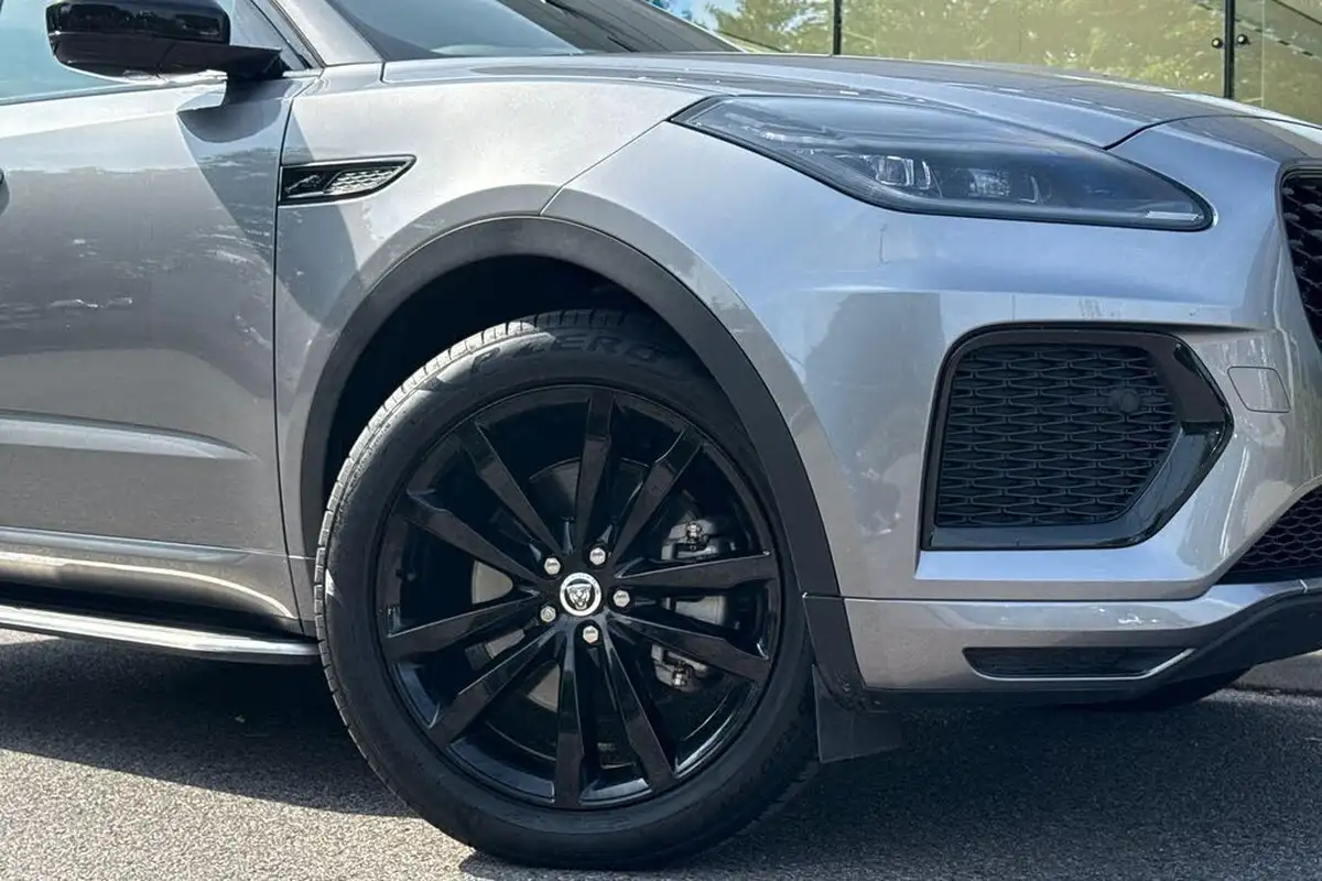 2024-jaguar-e-pace-20-d200-r-dynamic-se-black-big-8