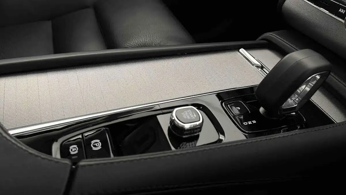 2023-volvo-xc90-20-b5-plus-big-12