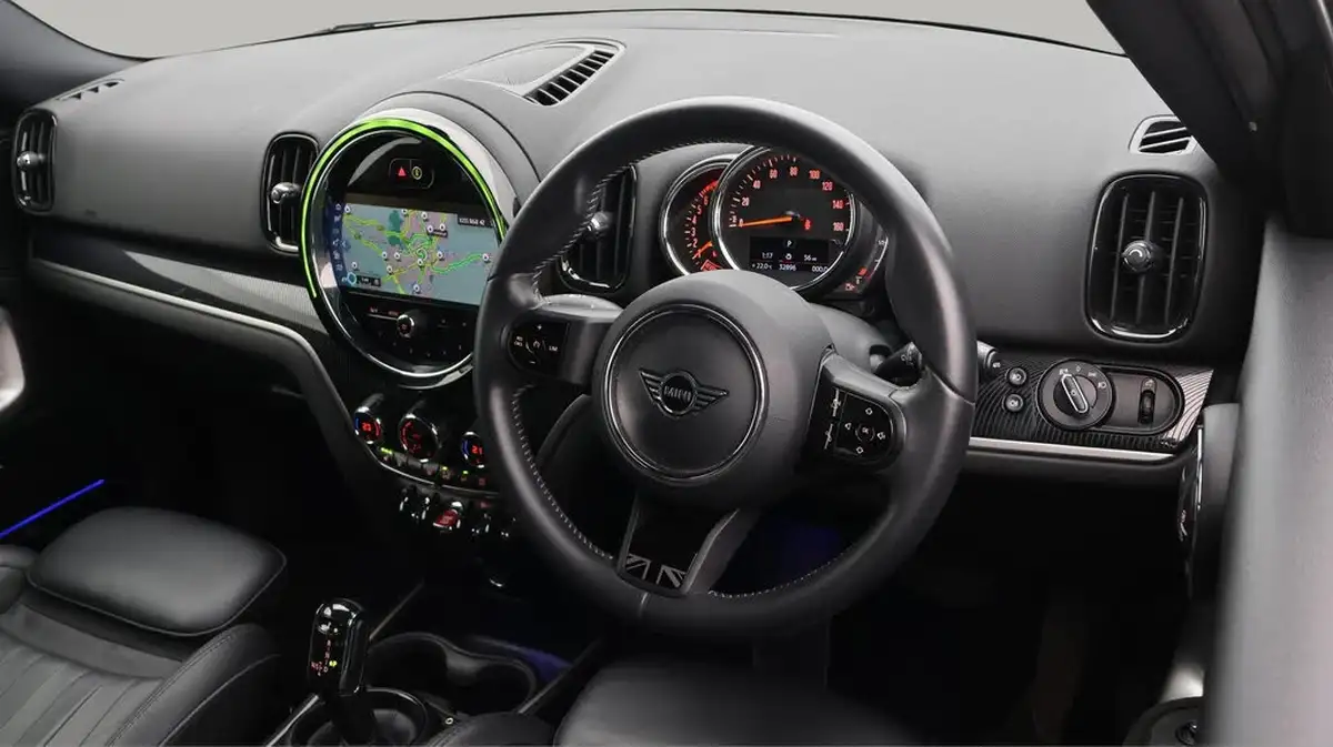 2022-mini-countryman-15-cooper-exclusive-premium-auto-big-9