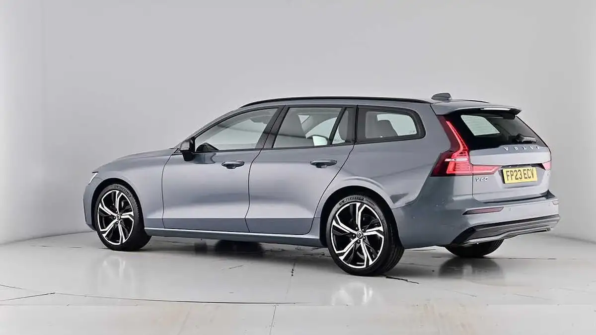 2023-volvo-v60-20-b3-plus-station-wagon-big-67