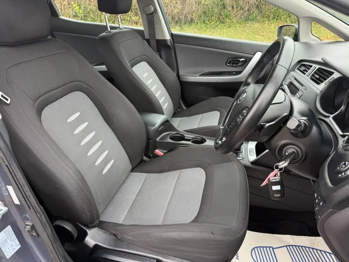 2015-kia-ceed-16crdi-2-hatchback-auto-big-10