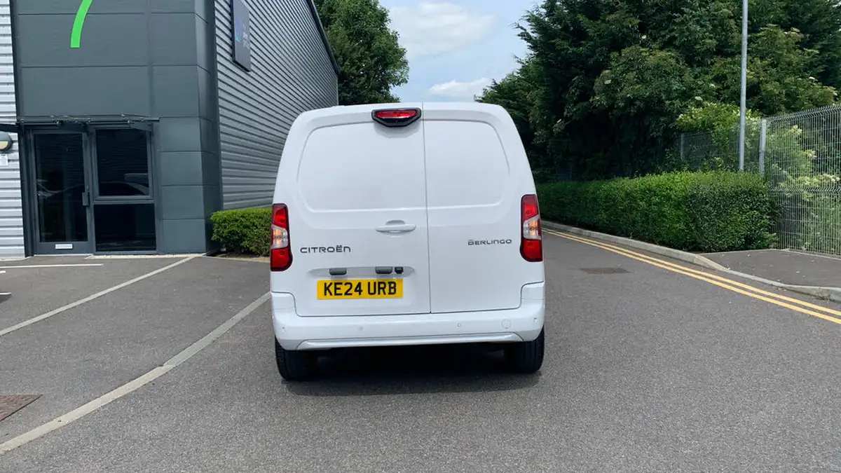 2024-citroen-berlingo-15-bluehdi-m-driver-100pseu6e-big-8