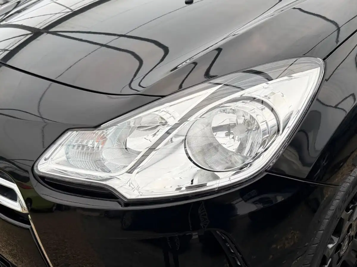 2013-citroen-ds3-16-dstyle-plus-vti-big-21