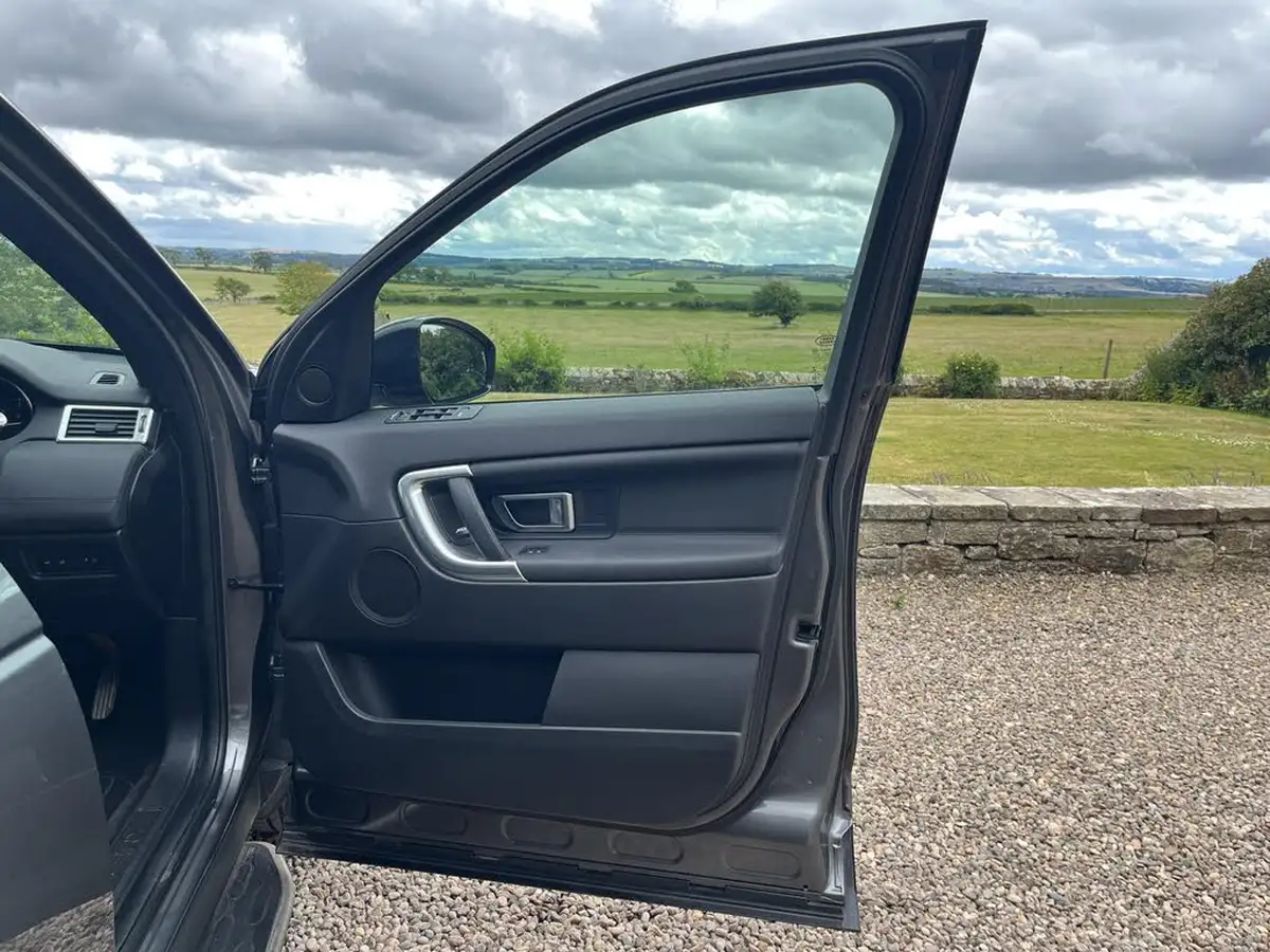 2019-land-rover-discovery-sport-20td4-landmark-big-41