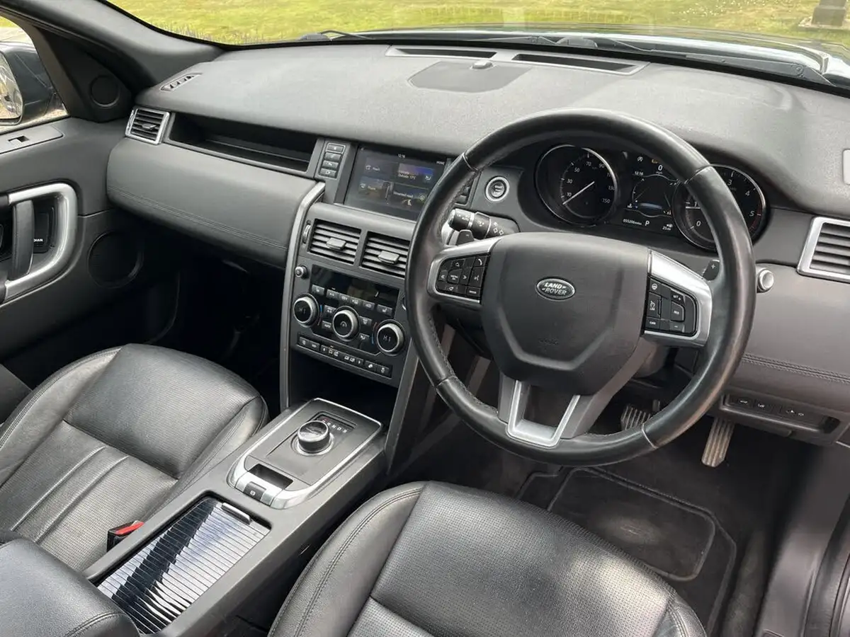 2019-land-rover-discovery-sport-20td4-landmark-big-17