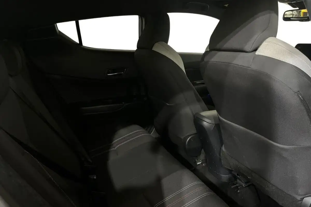 2021-toyota-c-hr-18-vvt-i-gr-sport-big-9