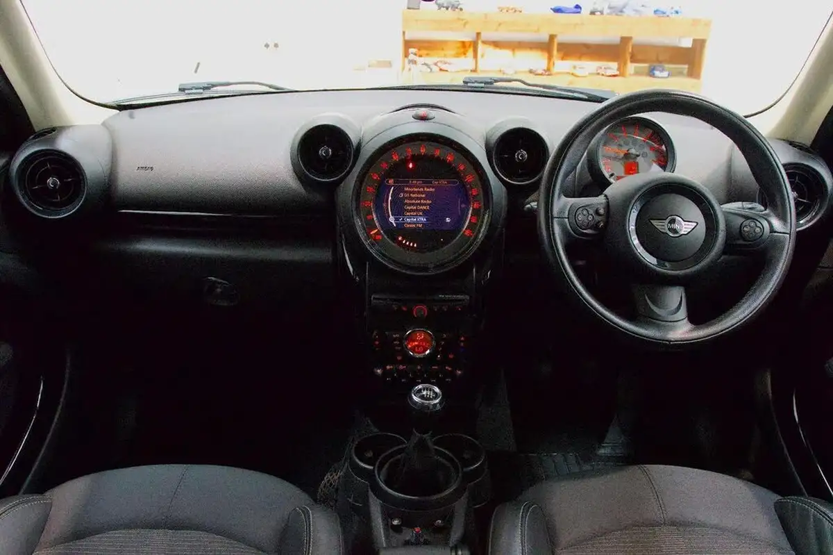 2016-mini-countryman-16td-cooper-d-ss-big-9