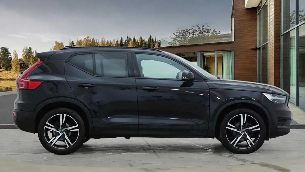 2022-volvo-xc40-15-t3-r-design-auto-big-4