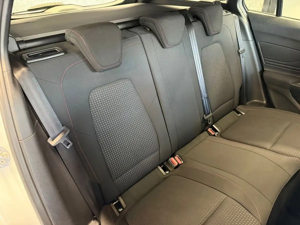2019-ford-focus-15t-st-line-estate-big-24