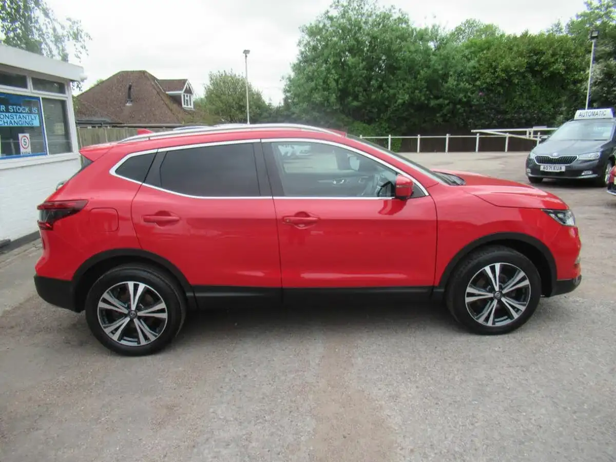 2017-nissan-qashqai-15dci-n-connecta-big-1
