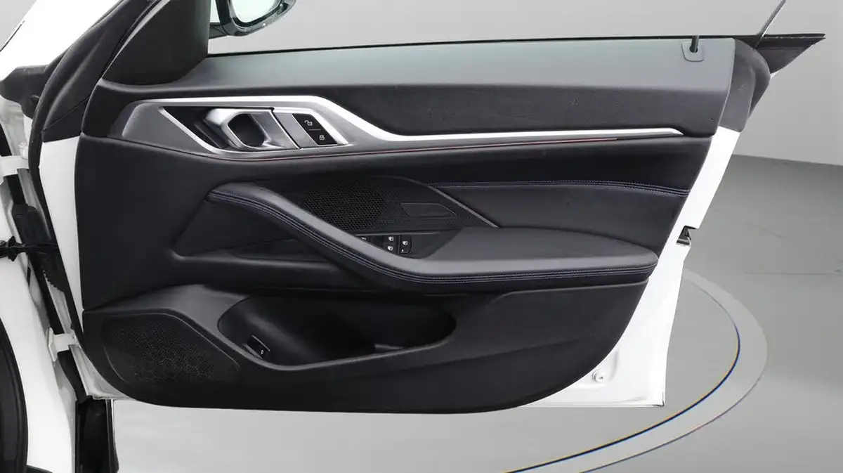 2022-bmw-i4-e-edrive40-m-sport-big-15