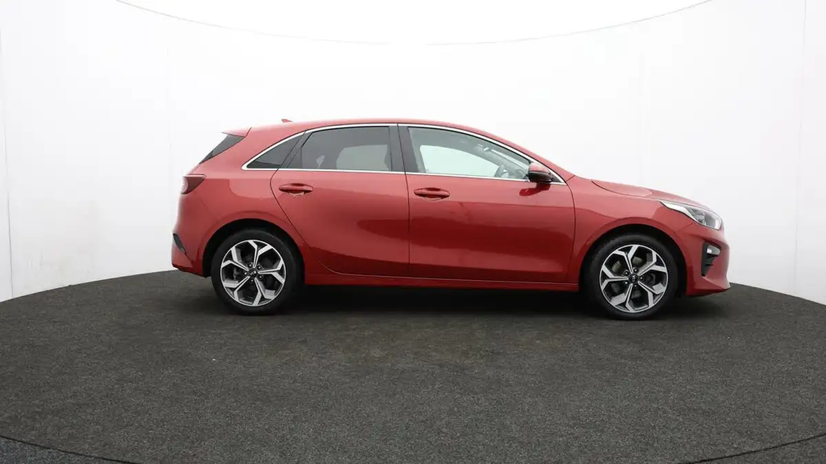 2021-kia-ceed-16crdi-3-48v-mhev-hatchback-big-42