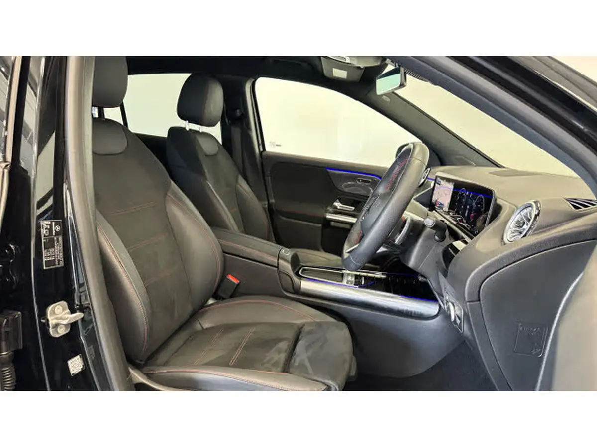 2024-mercedes-benz-gla-class-13-gla-200-amg-line-executive-big-27