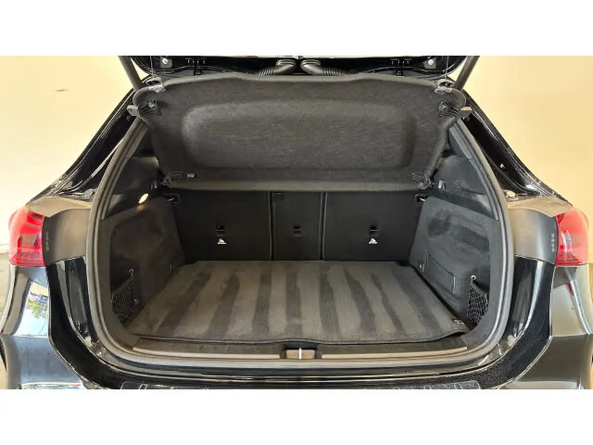 2024-mercedes-benz-gla-class-13-gla-200-amg-line-executive-big-3