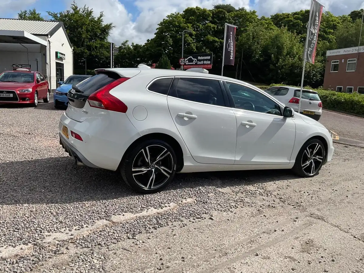 2016-volvo-v40-20td-d2-r-design-pro-big-61