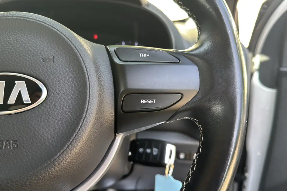 2019-kia-picanto-10-2-big-17
