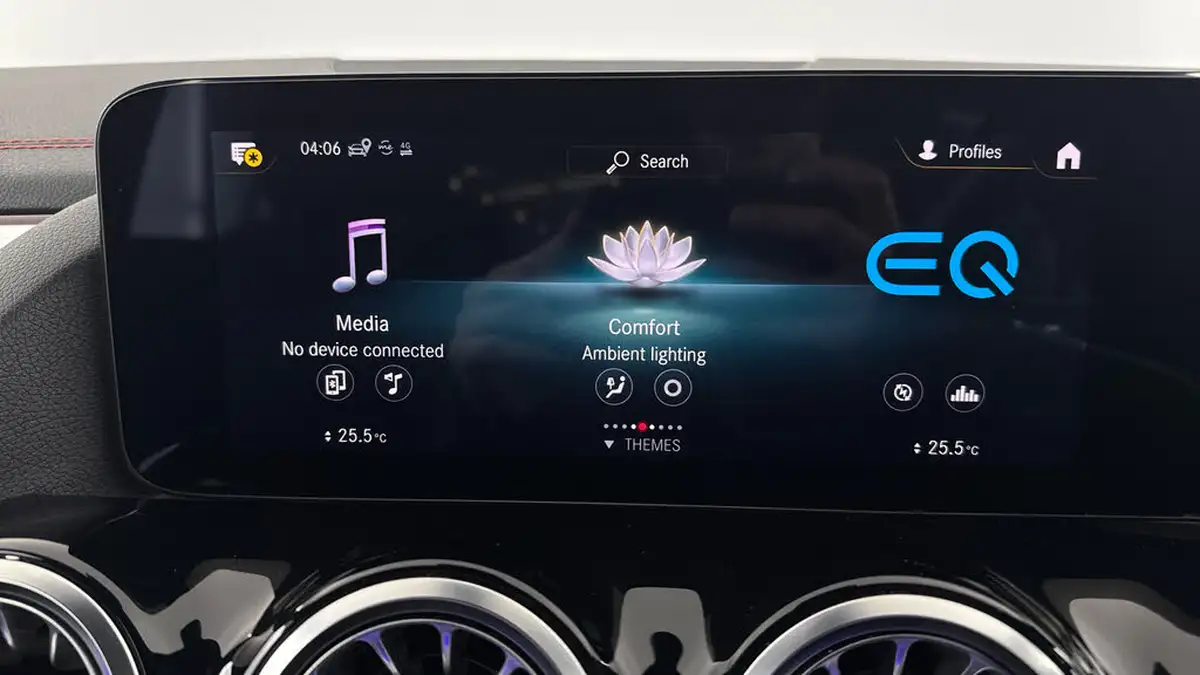 2022-mercedes-benz-eqa-e-eqa-300-amg-line-big-18