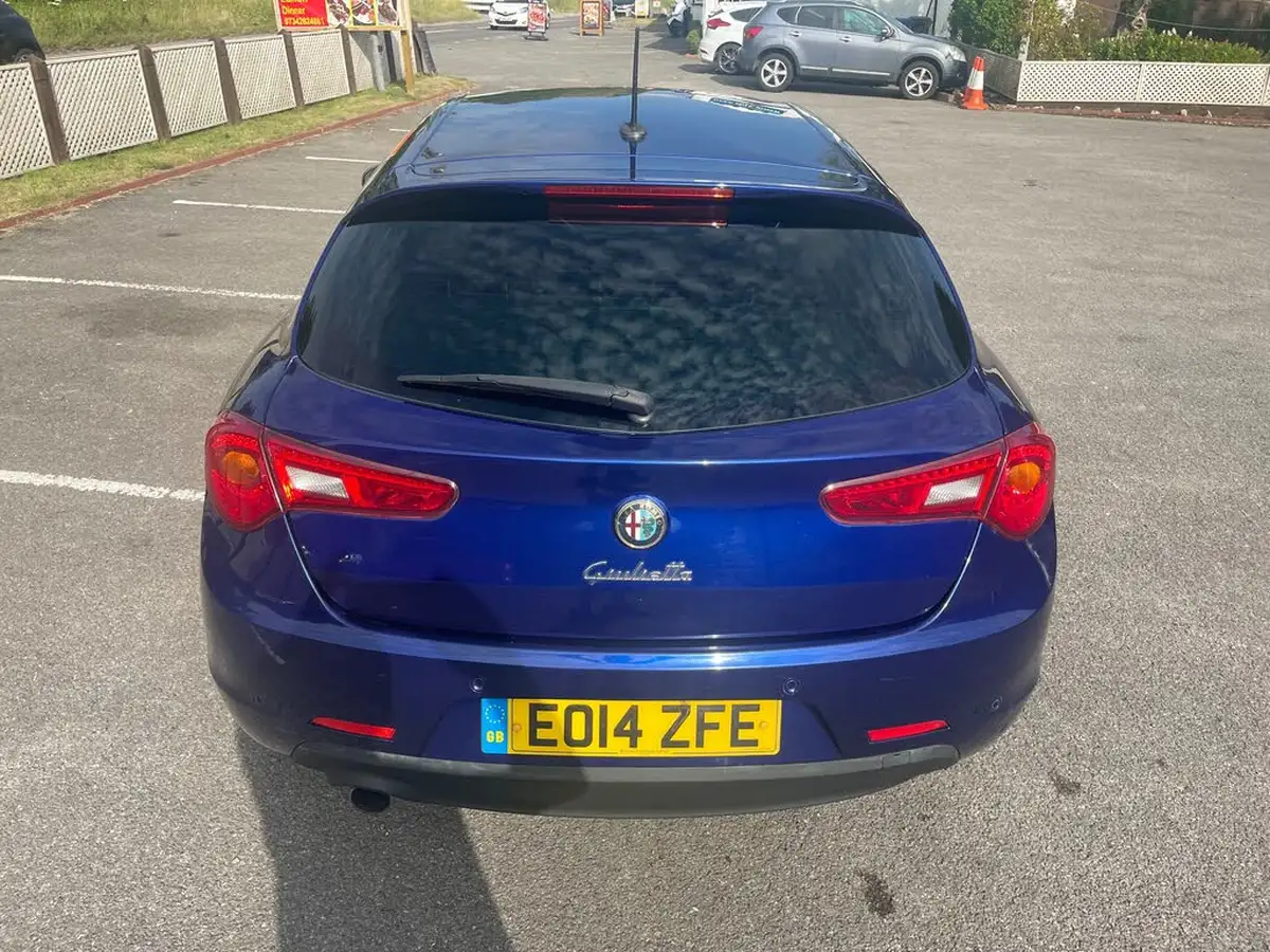 2014-alfa-romeo-giulietta-14-sportiva-nav-alfa-tct-big-17