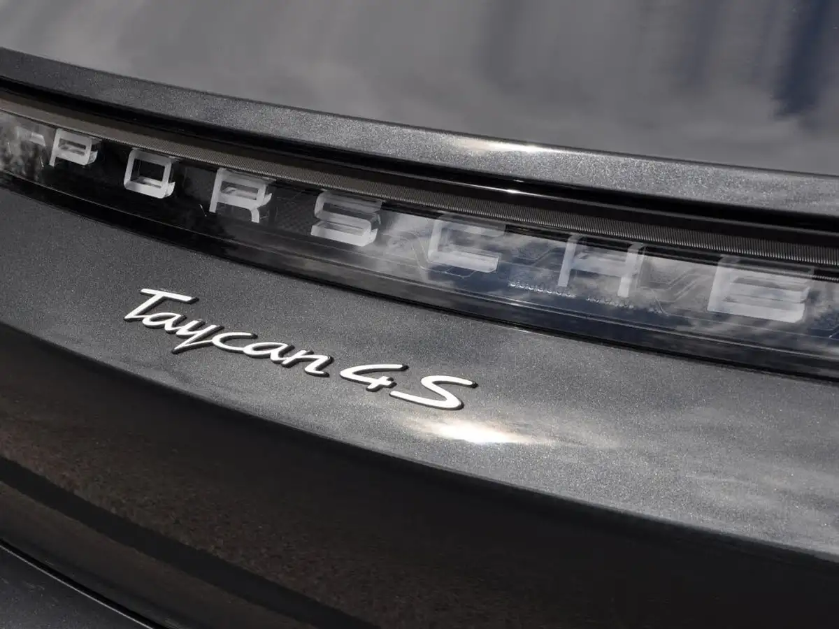 2021-porsche-taycan-e-4s-571ps-performance-battery-plus-big-17