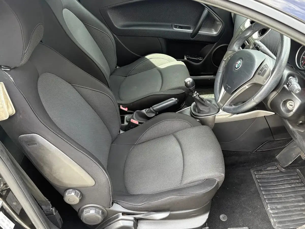 2010-alfa-romeo-mito-13td-lusso-big-6