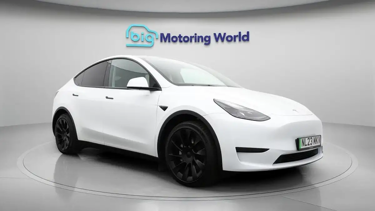 2023-tesla-model-y-e-rwd-big-1