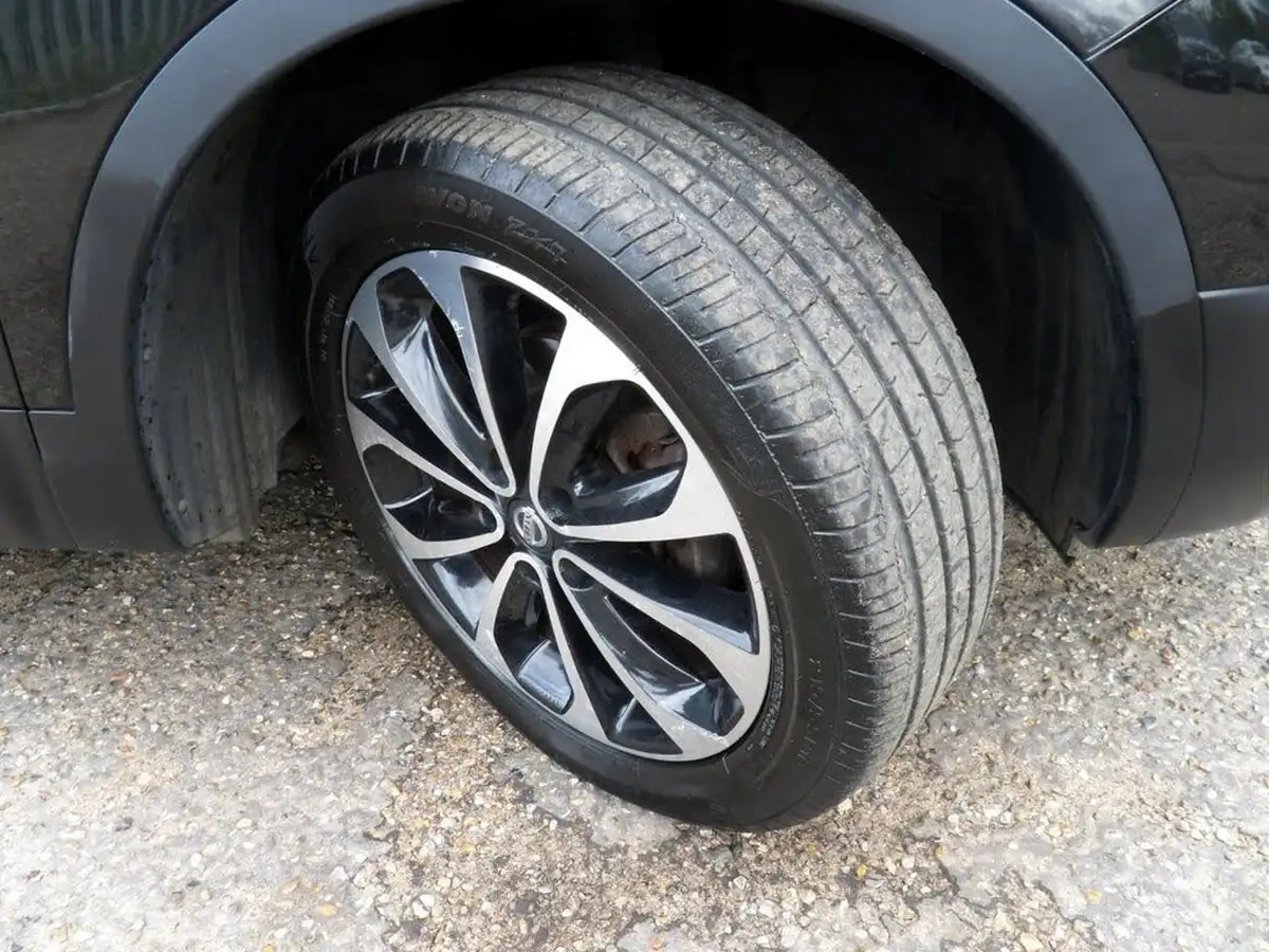 2012-nissan-qashqai-15td-n-tec-big-48