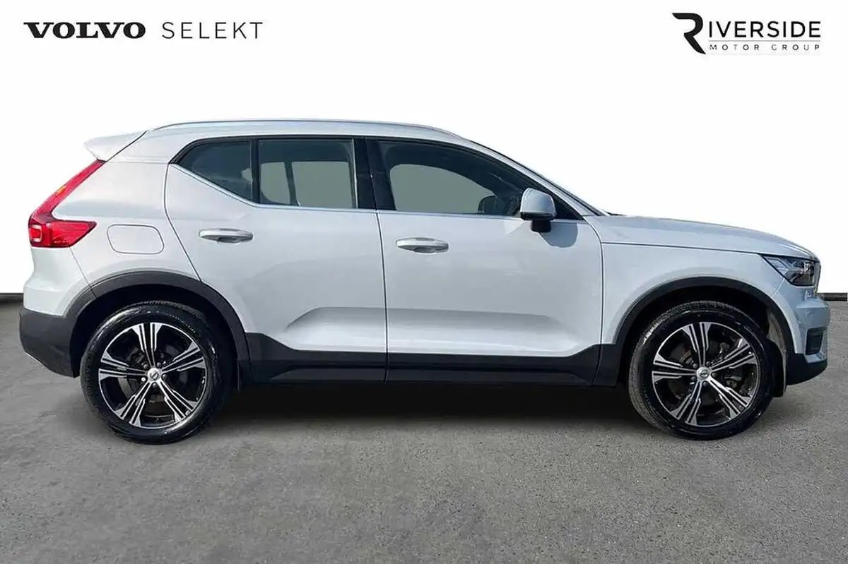 2021-volvo-xc40-15-t4-inscription-208bhp-big-3