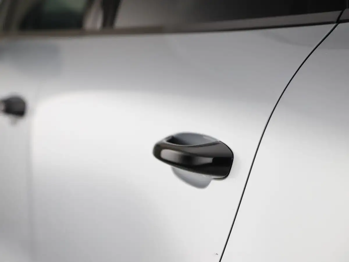 2021-porsche-macan-30-s-big-18