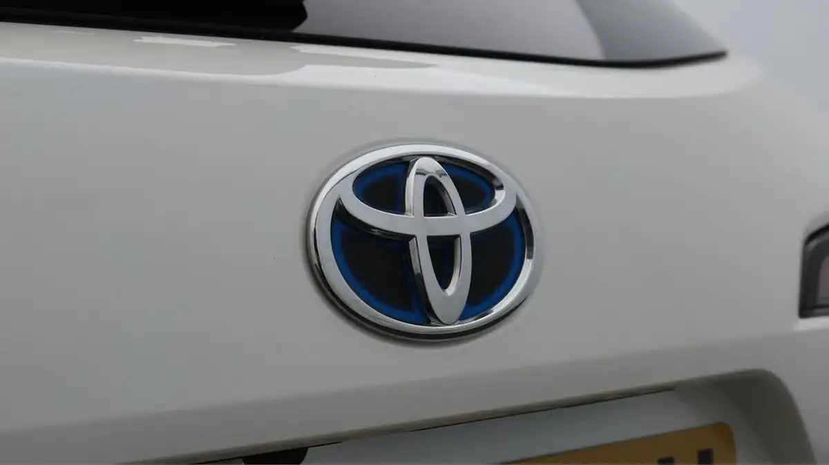 2020-toyota-corolla-20-vvt-i-design-spare-wheel-touring-sports-big-22