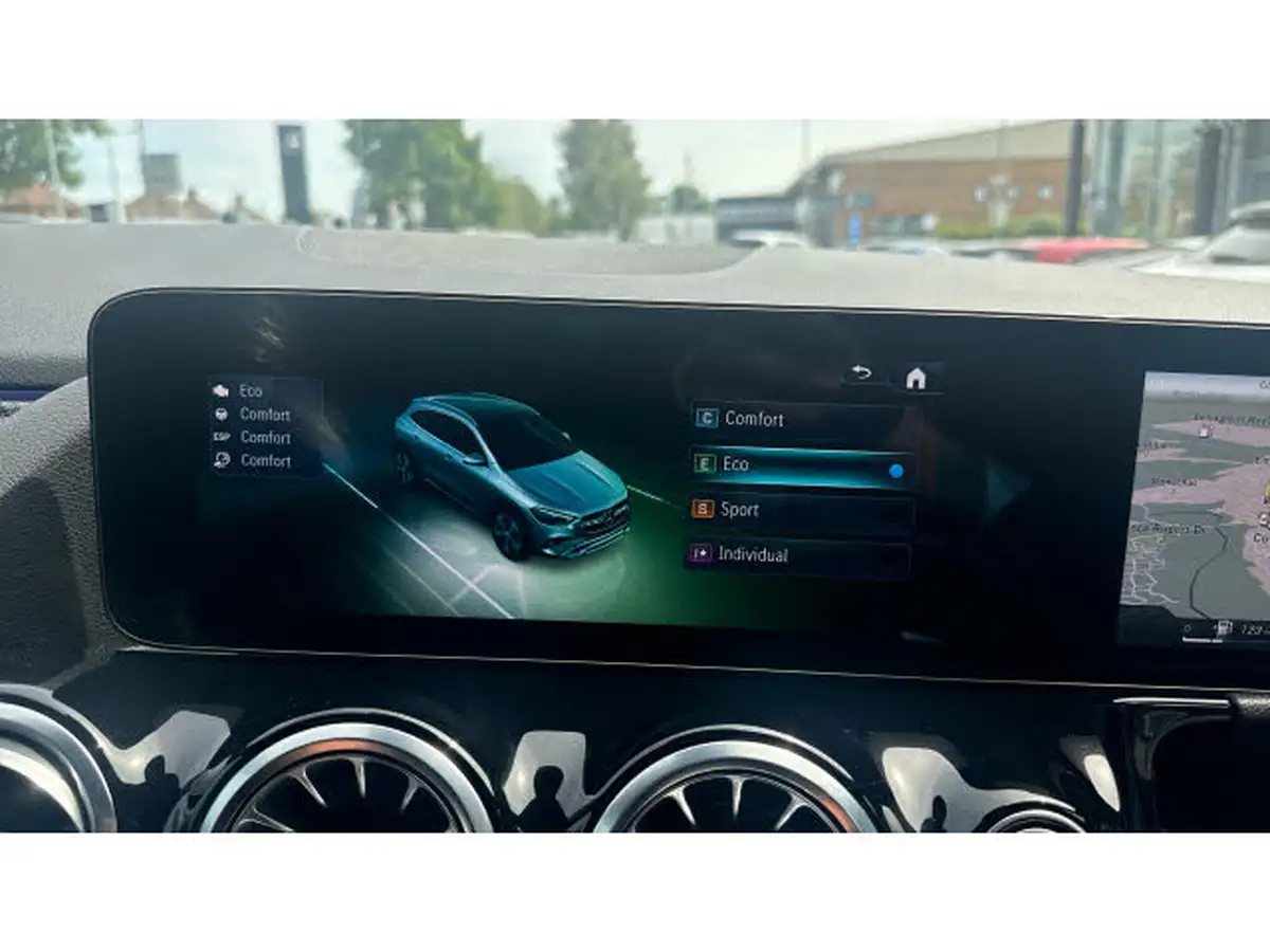 2024-mercedes-benz-gla-class-13-gla-200-amg-line-executive-big-47