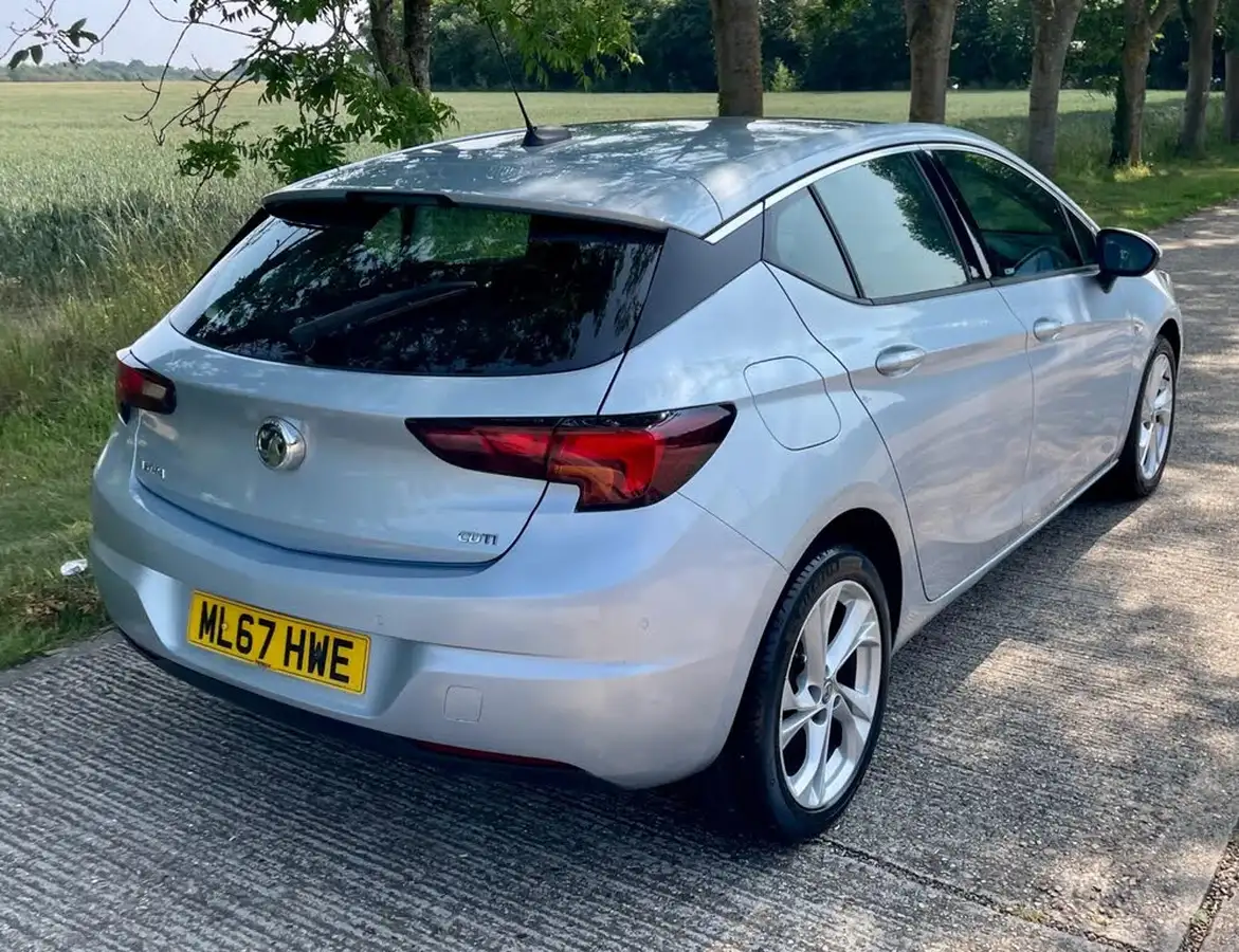 2017-vauxhall-astra-16cdti-sri-110ps-hatchback-big-27