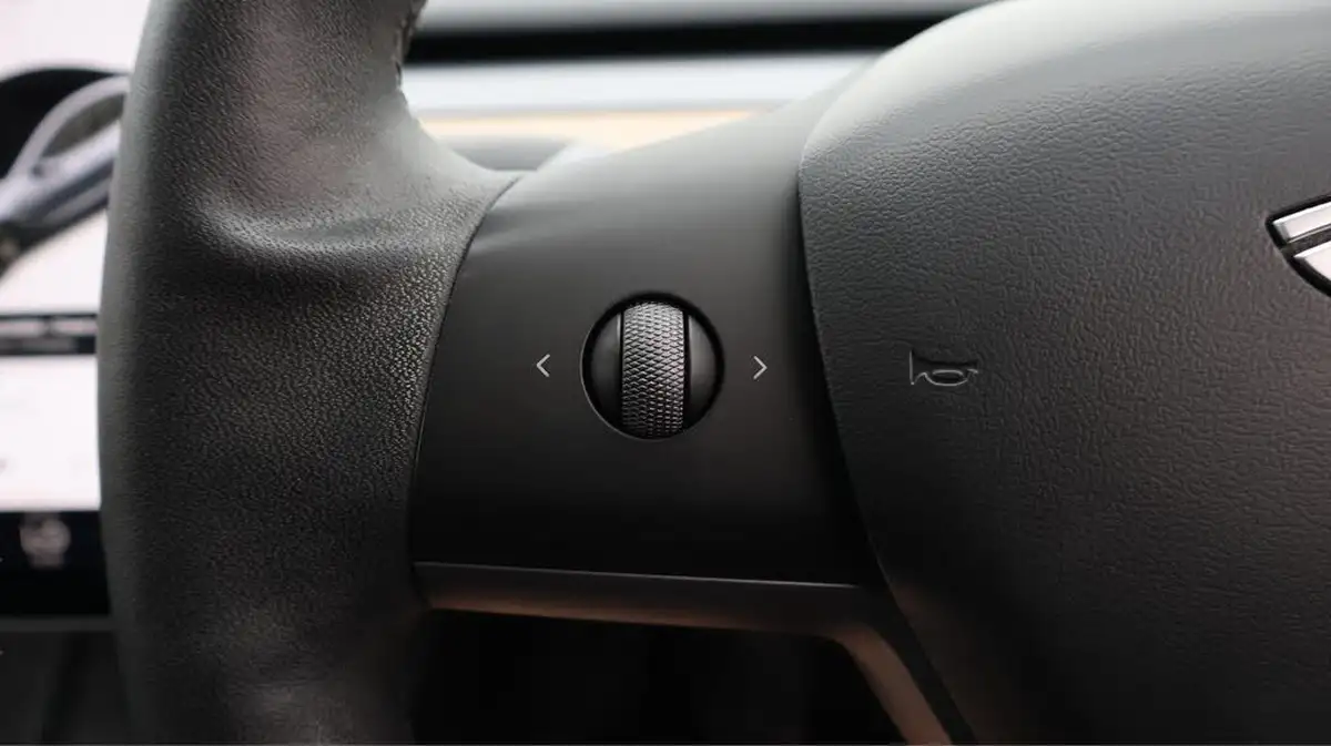 2021-tesla-model-3-e-long-range-awd-big-22
