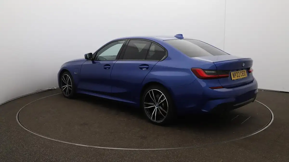 2022-bmw-3-series-20-330e-m-sport-pro-pack-saloon-4d-big-62