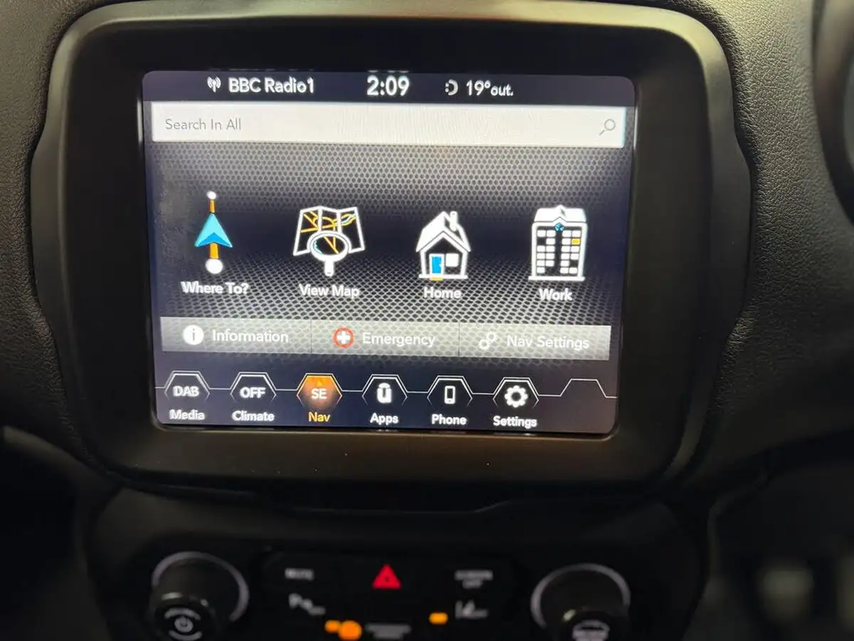 2018-jeep-renegade-10-gse-longitude-big-26