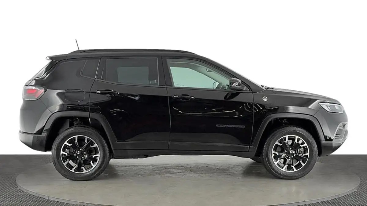 2022-jeep-compass-13-gse-trailhawk-big-2