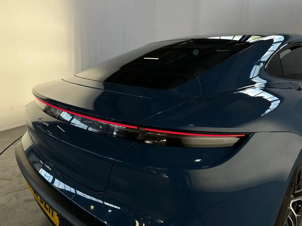 2021-porsche-taycan-e-base-476ps-performance-battery-plus-big-42