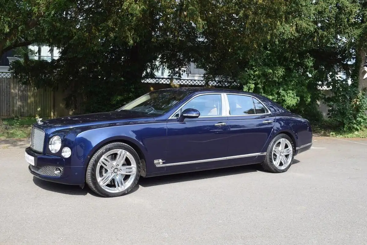 2011-bentley-mulsanne-675-big-39