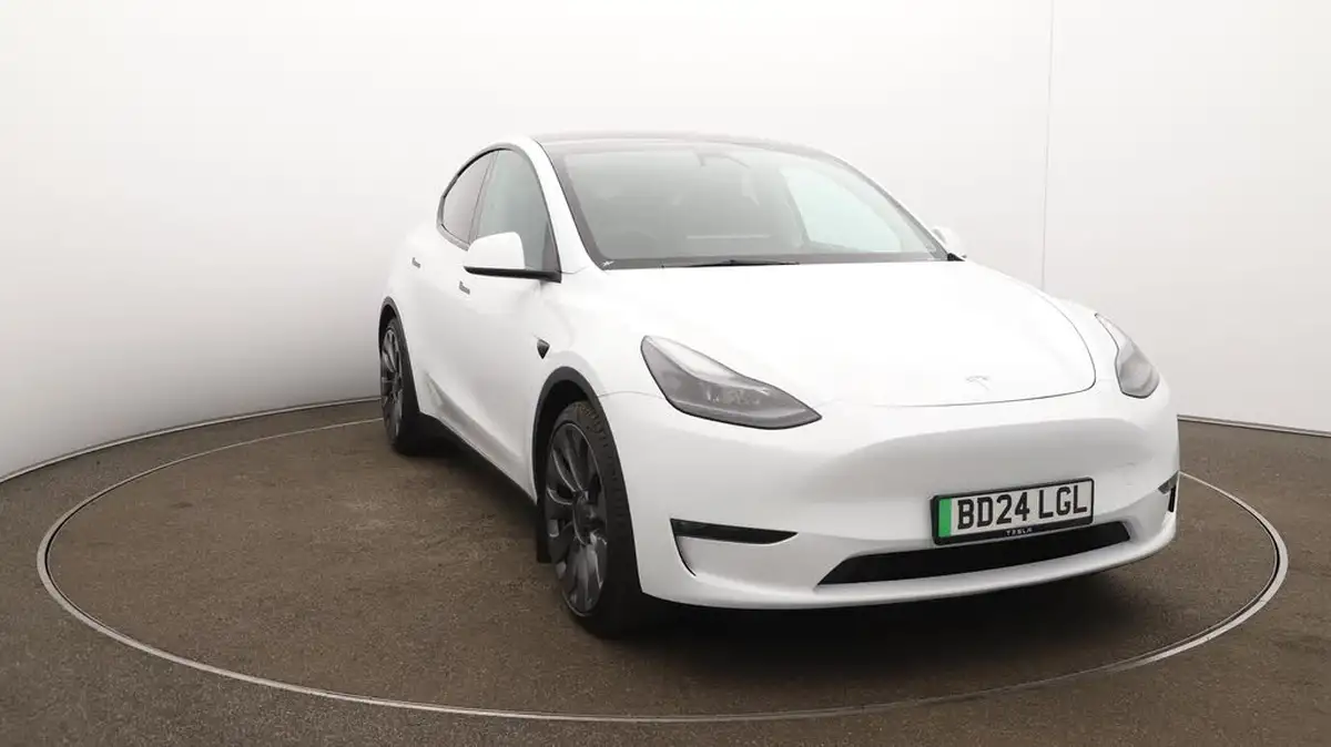 2024-tesla-model-y-e-performance-big-41