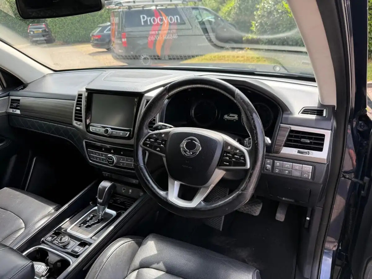 2018-kgm-ssangyong-rexton-22td-ultimate-big-25