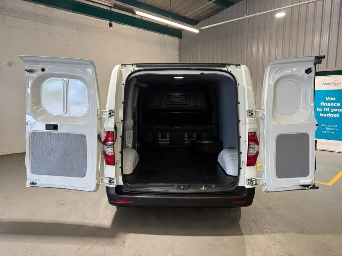 2021-maxus-e-deliver-3-e-l1h1-35kwh-big-13